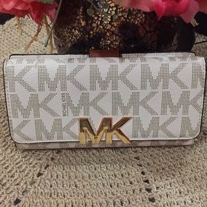 Michael Kors wallet